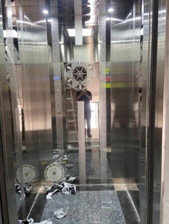 现场施工图：乘客电梯轿厢三面镜面太阳花，深圳公寓乘客电梯